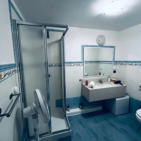 Lovely Air Conditonned Center ניס